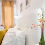 Artistic 2-bedroom With Courtyard Appartement