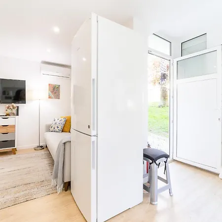 Appartement Artistic 2-bedroom With Courtyard Lissabon
